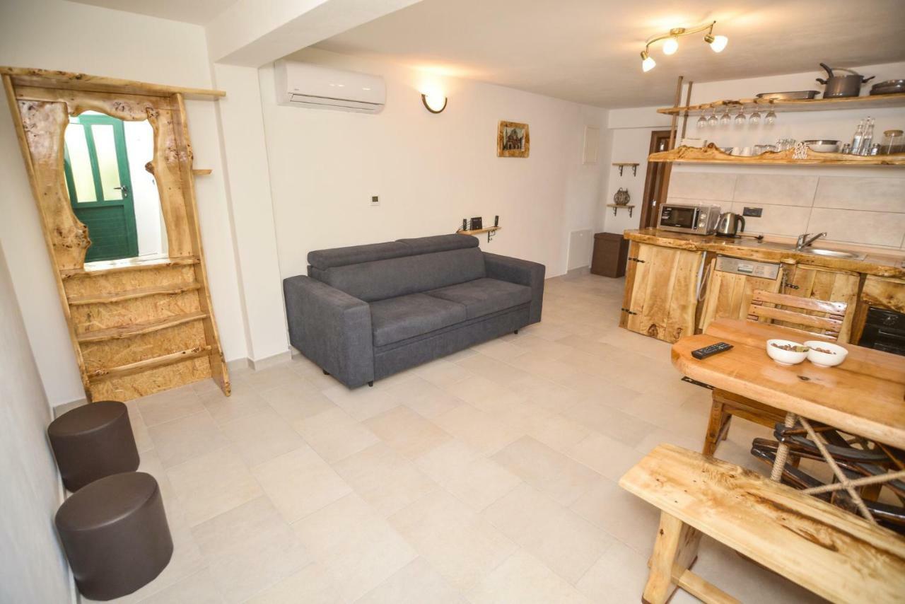Luxury Apartments Boduja Sukosan Luaran gambar