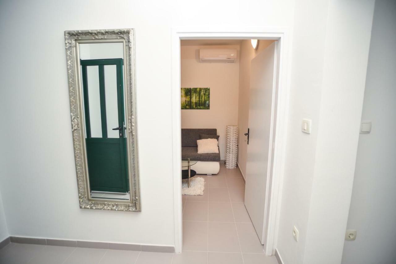 Luxury Apartments Boduja Sukosan Luaran gambar