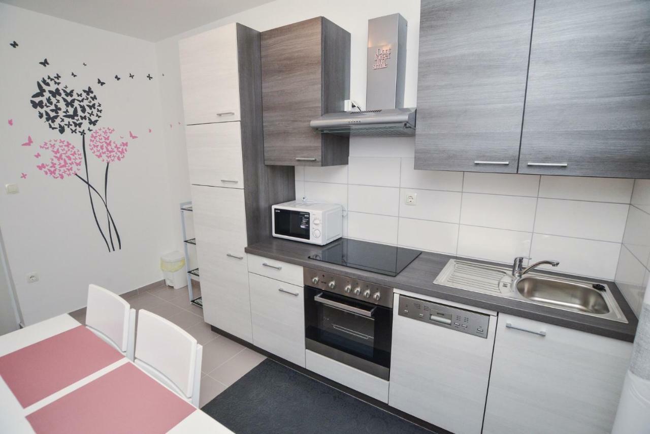Luxury Apartments Boduja Sukosan Luaran gambar