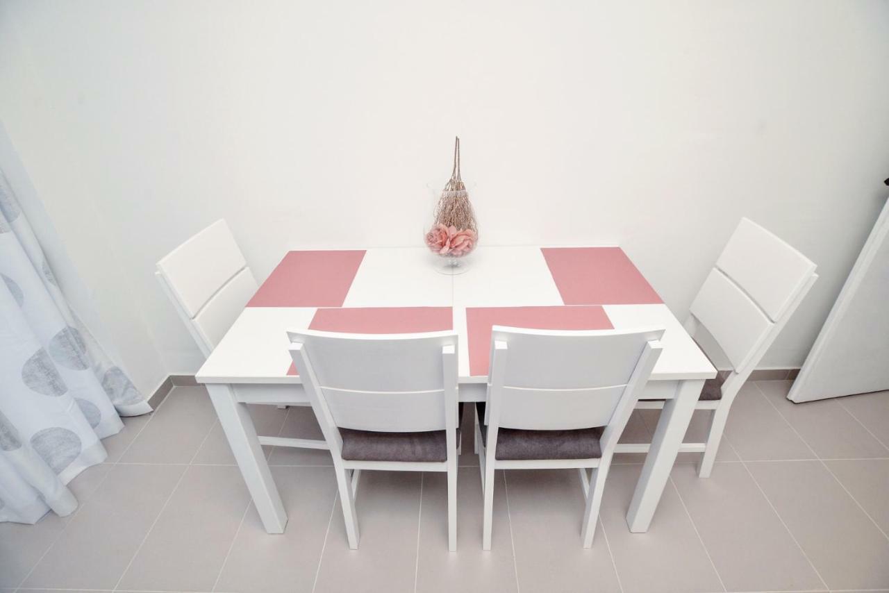 Luxury Apartments Boduja Sukosan Luaran gambar