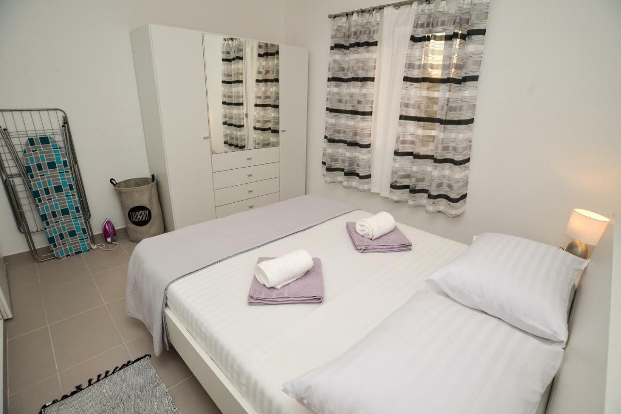 Luxury Apartments Boduja Sukosan Luaran gambar