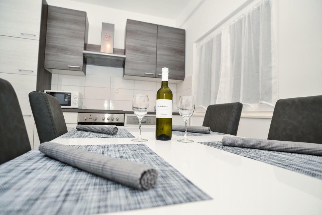 Luxury Apartments Boduja Sukosan Luaran gambar