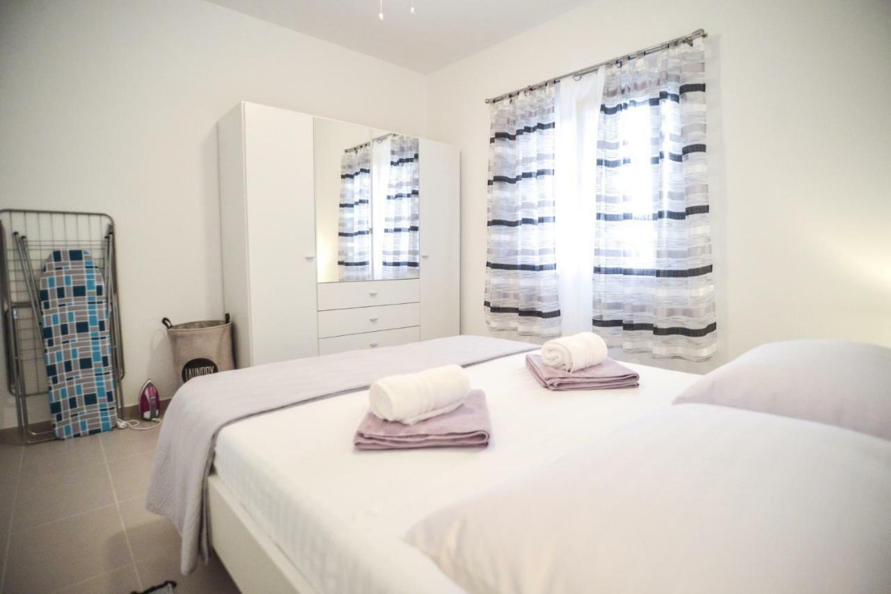Luxury Apartments Boduja Sukosan Luaran gambar