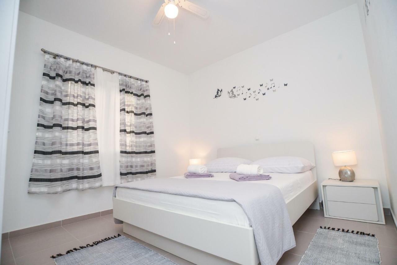 Luxury Apartments Boduja Sukosan Luaran gambar