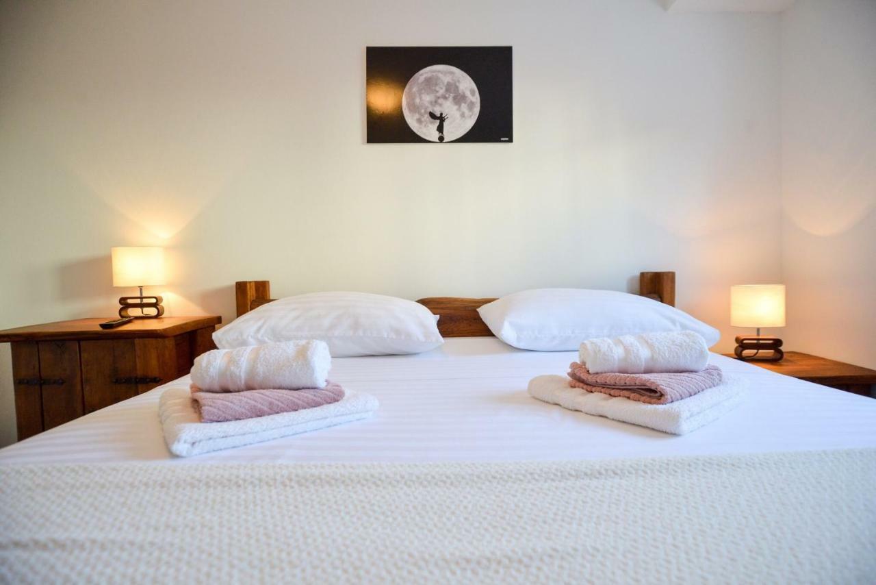Luxury Apartments Boduja Sukosan Luaran gambar