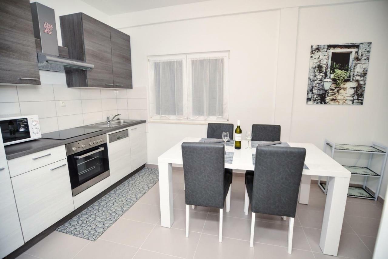 Luxury Apartments Boduja Sukosan Luaran gambar