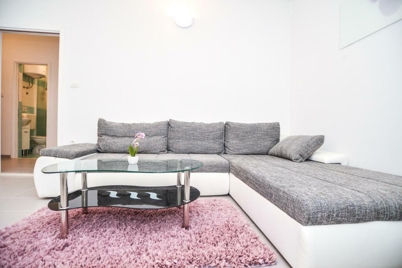 Luxury Apartments Boduja Sukosan Luaran gambar